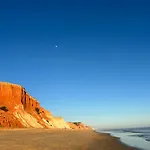 Golden Blue Falesia Албуфейра